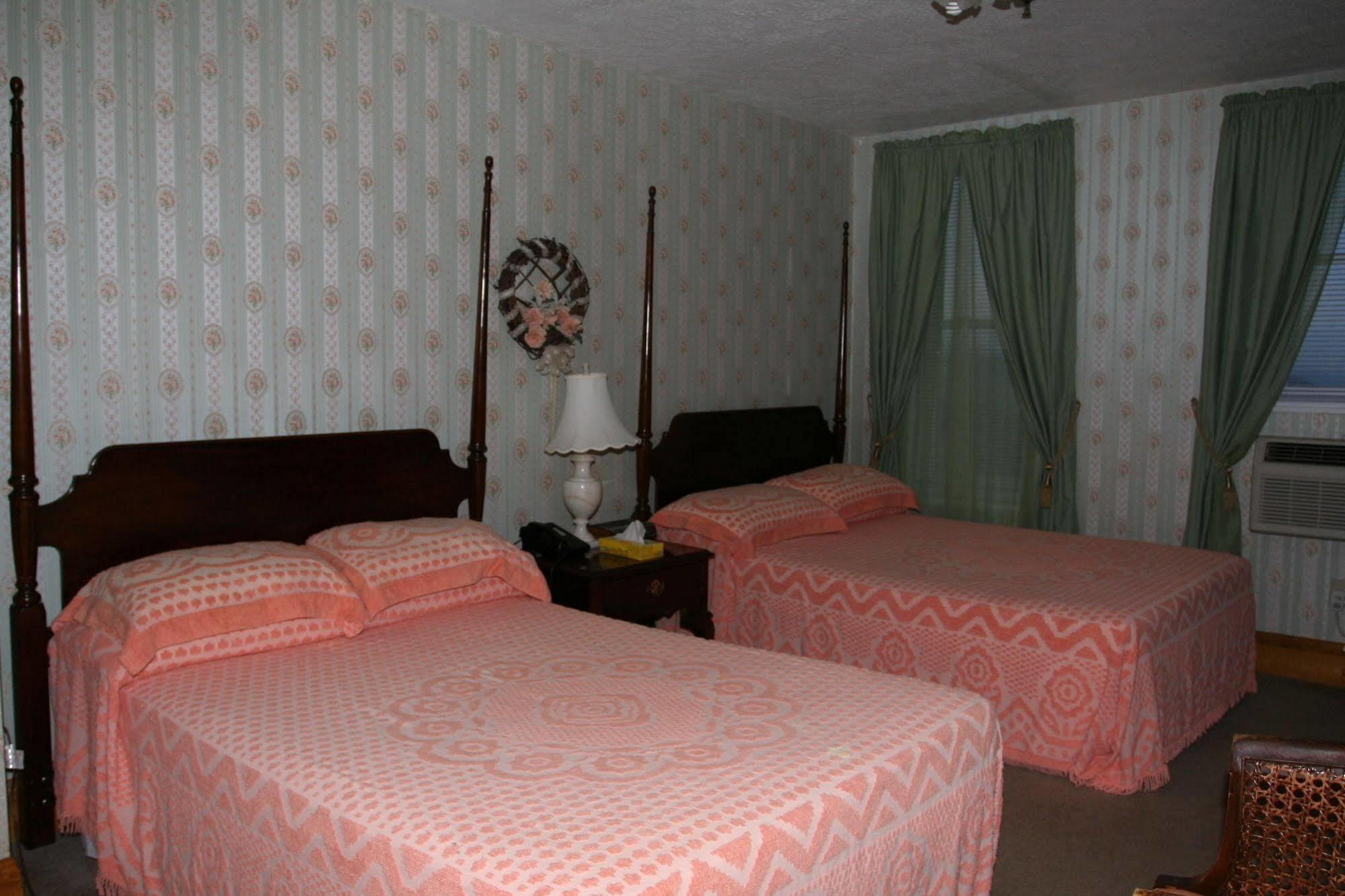 Hotel Gunter Frostburg Екстериор снимка