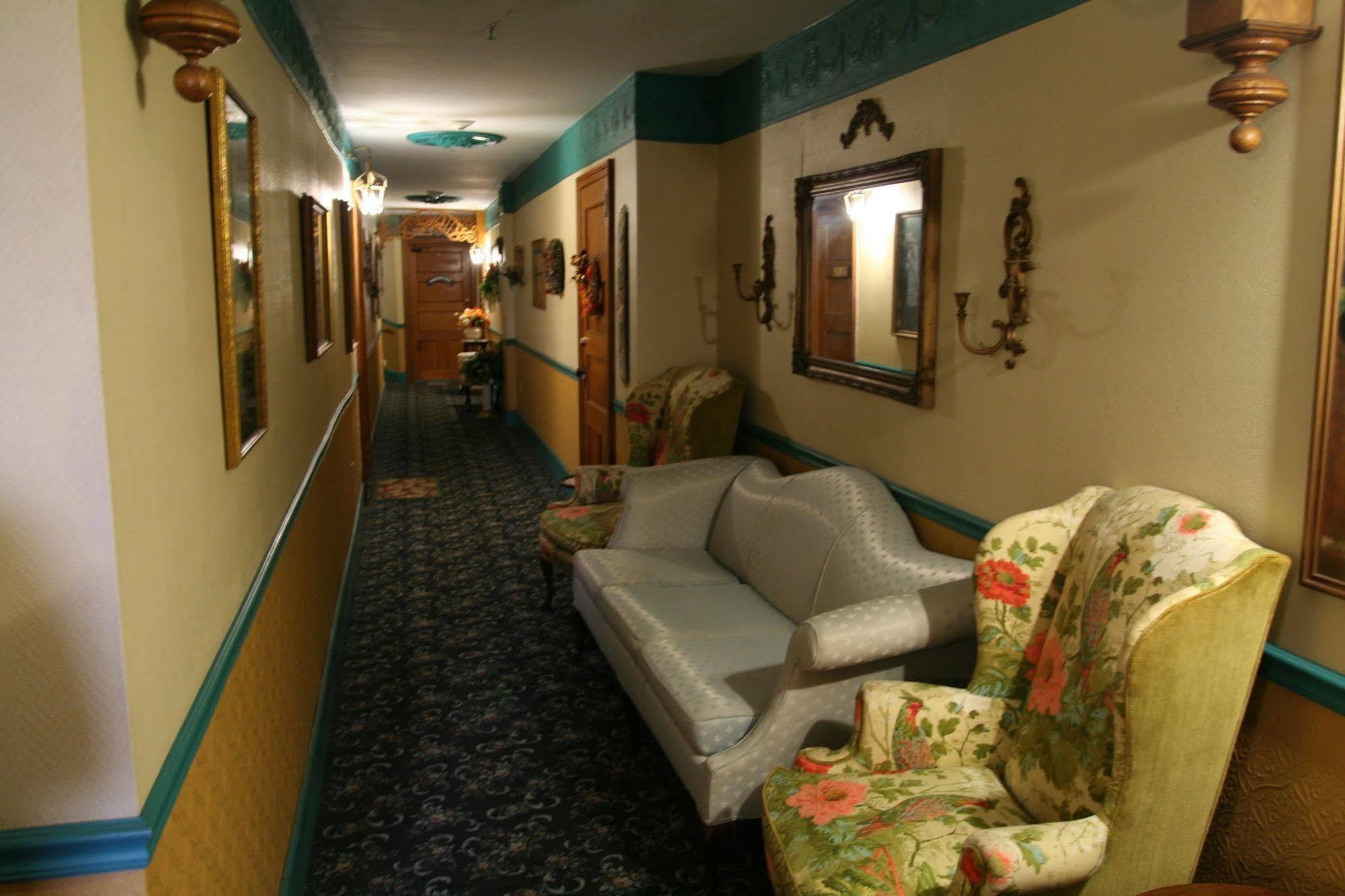 Hotel Gunter Frostburg Екстериор снимка